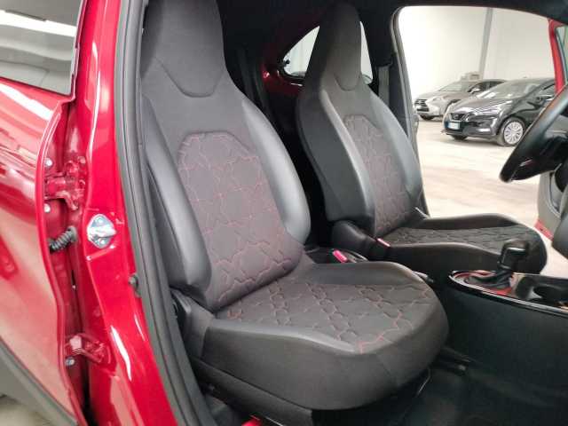 Toyota Aygo X 1.0l - Rosso