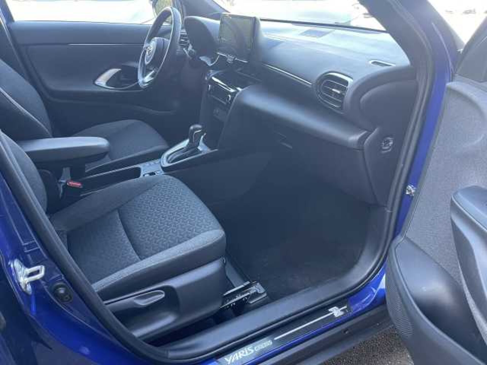 Toyota Yaris Cross 1.5l - Blu