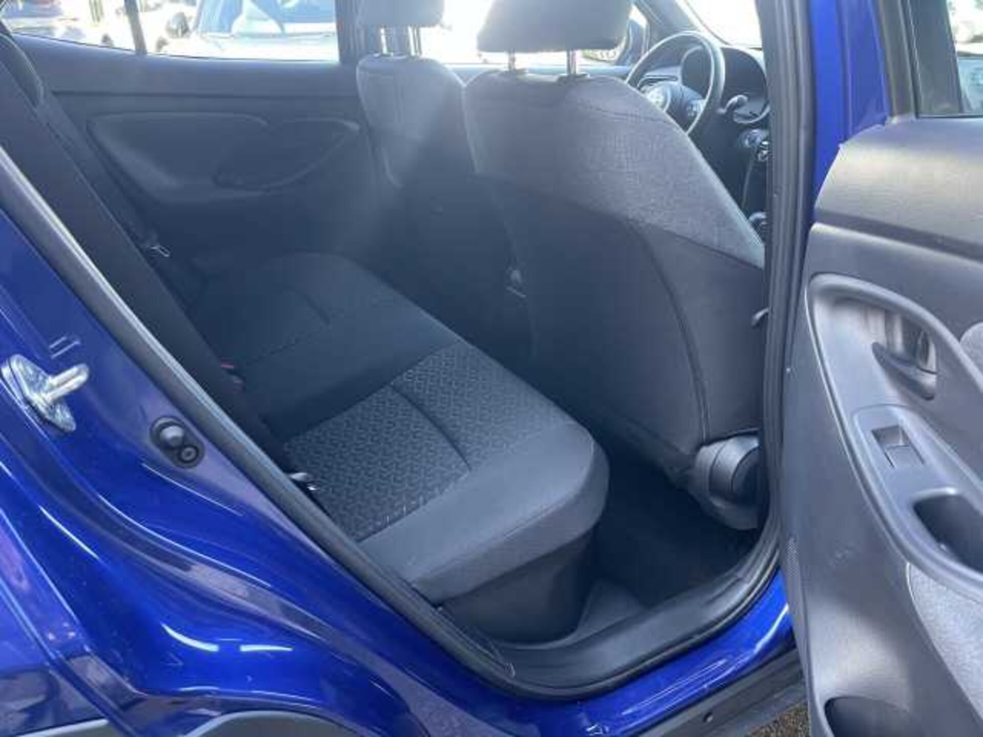 Toyota Yaris Cross 1.5l - Blu