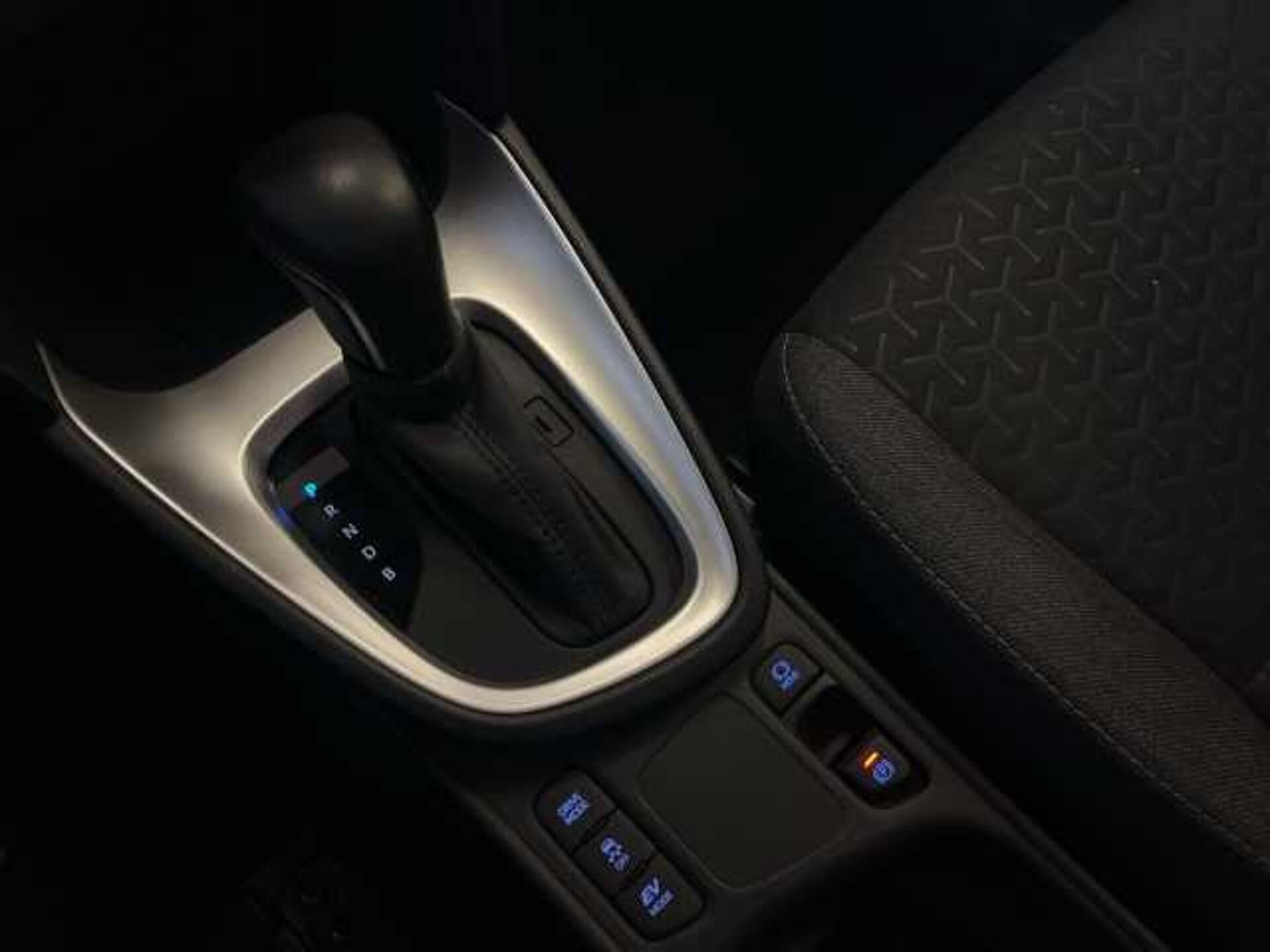 Toyota Yaris Cross 1.5l - Bianco