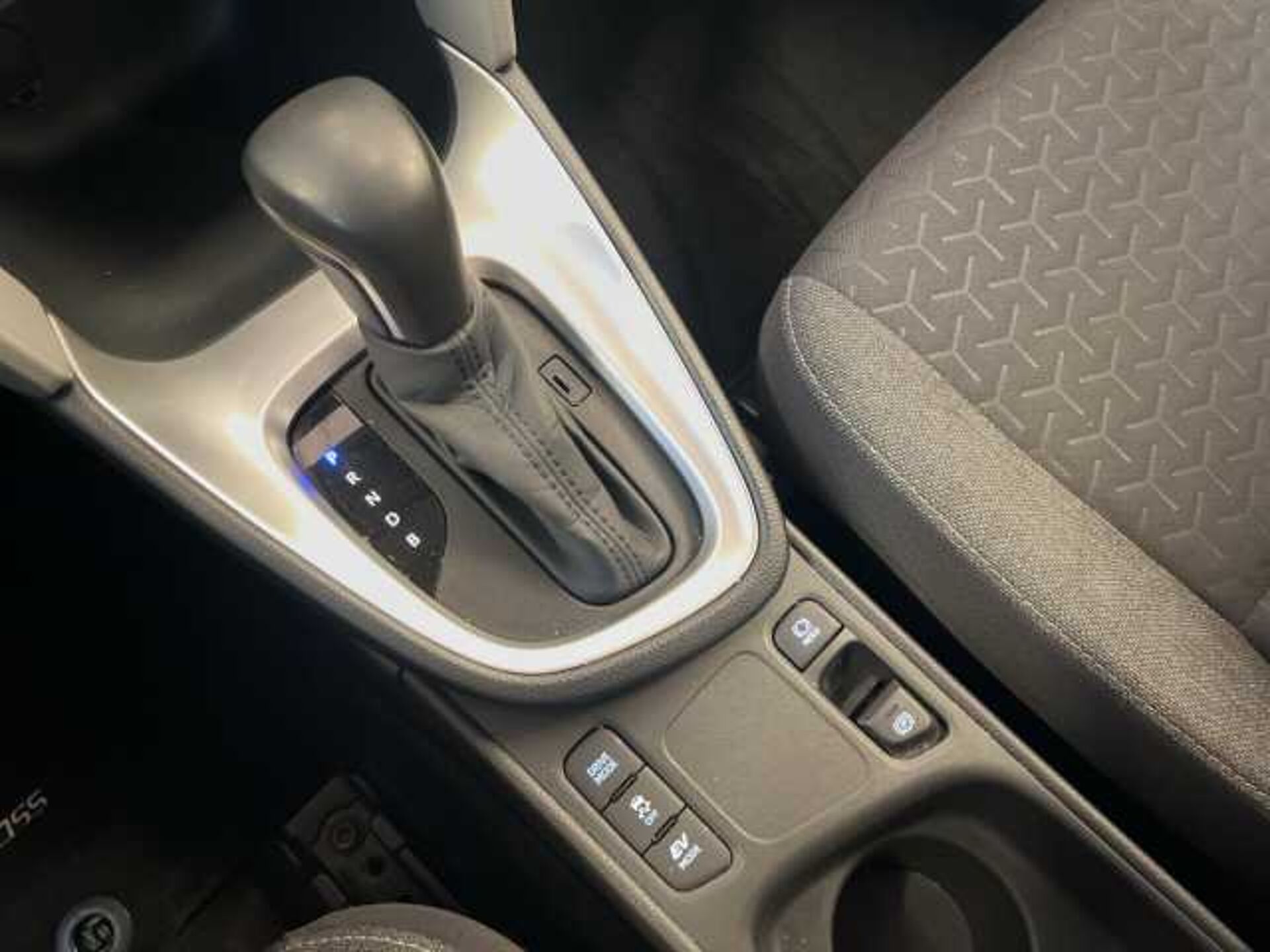 Toyota Yaris Cross 1.5l - Blu