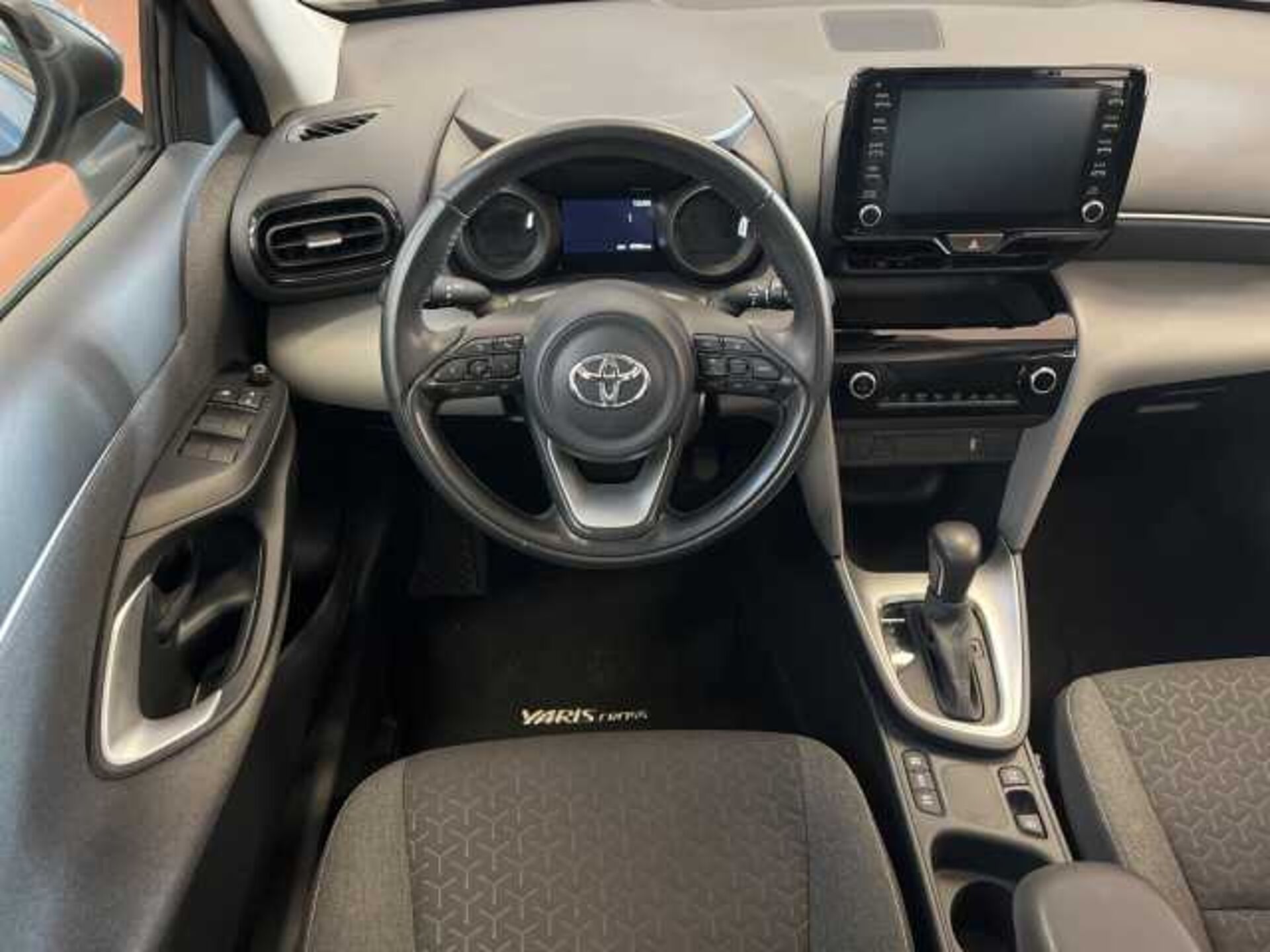Toyota Yaris Cross 1.5l - Blu