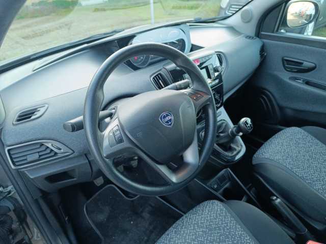 Lancia Ypsilon 1.2l - Grigio scuro