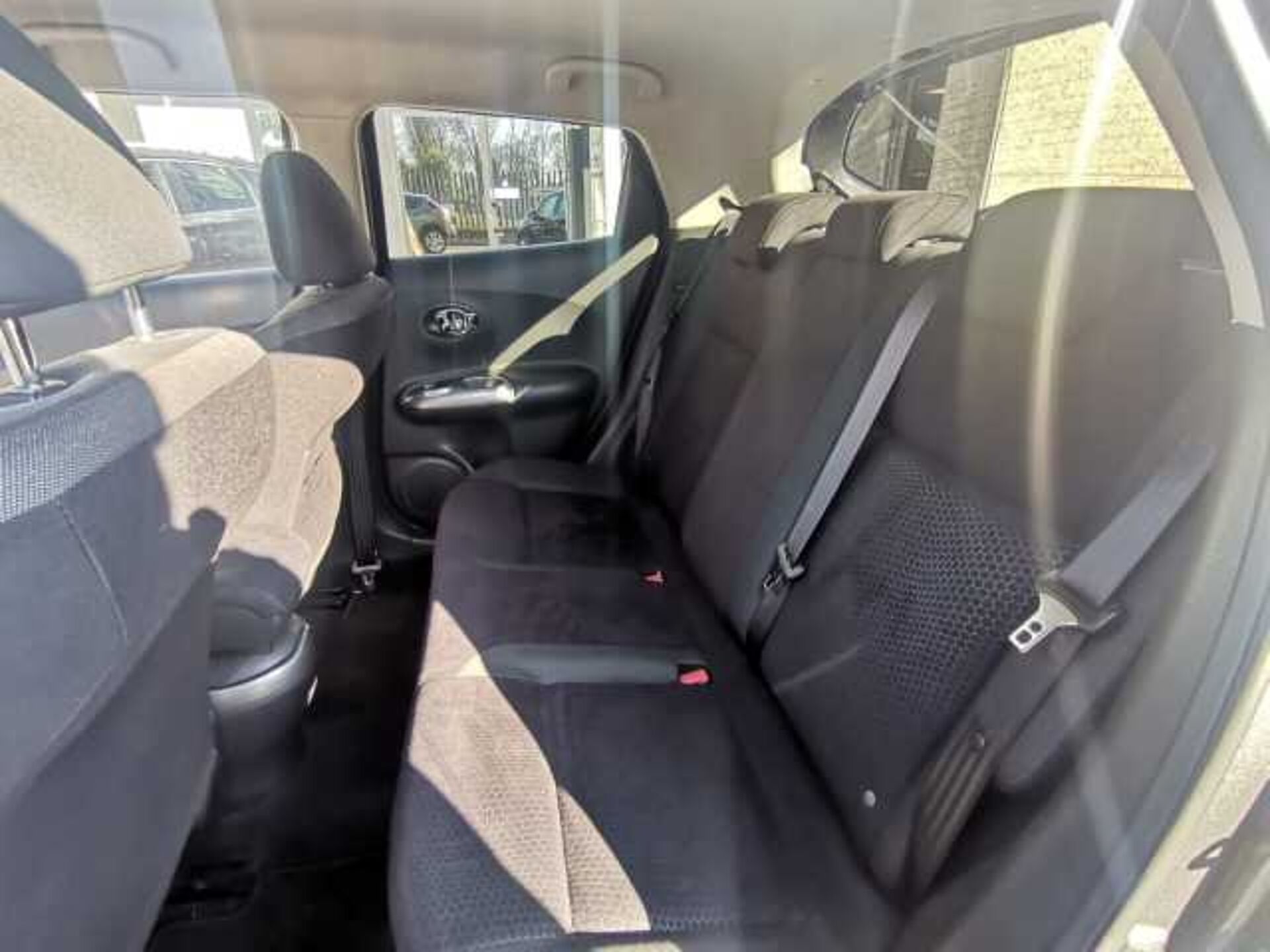 Nissan Juke 1.5l - Grigio scuro