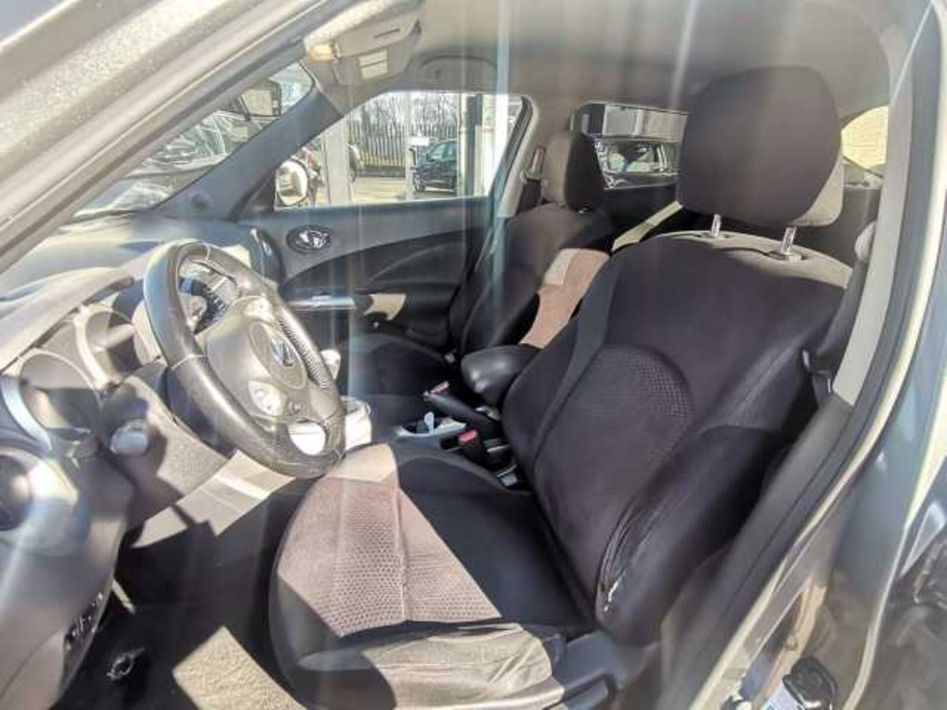 Nissan Juke 1.5l - Grigio scuro