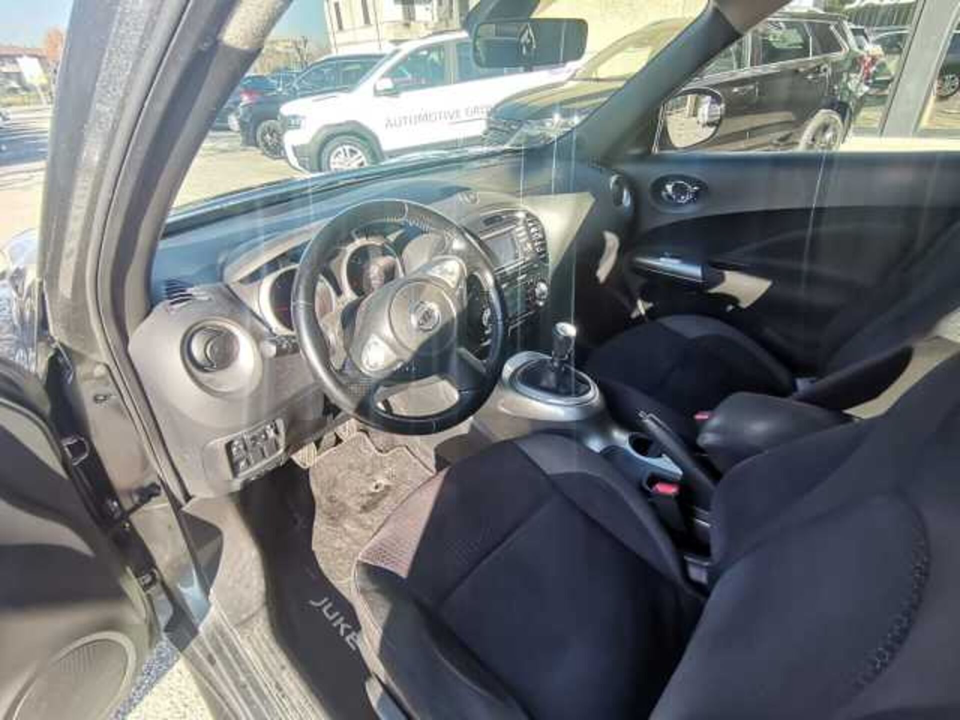 Nissan Juke 1.5l - Grigio scuro